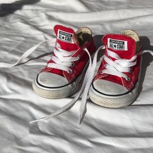 Toddler size 7 converse